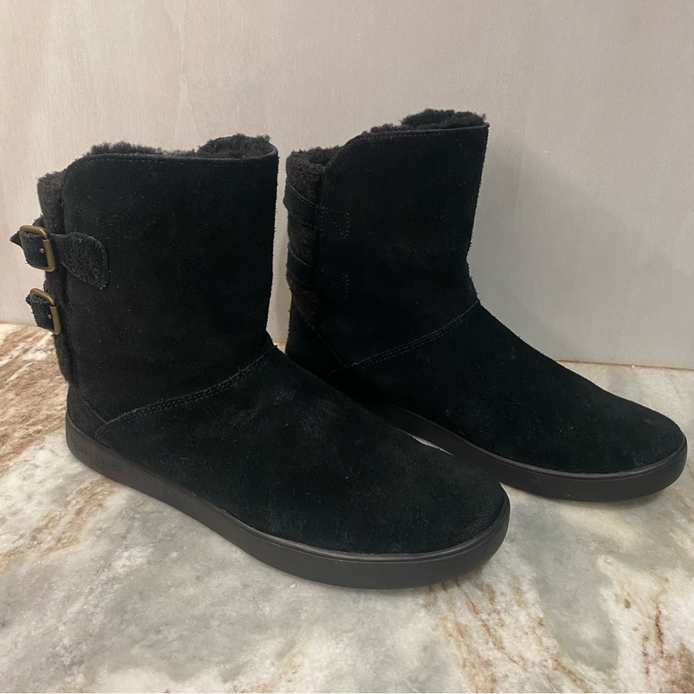 Koolaburra by UGG Shazi Short Black Suede Boots Size 8